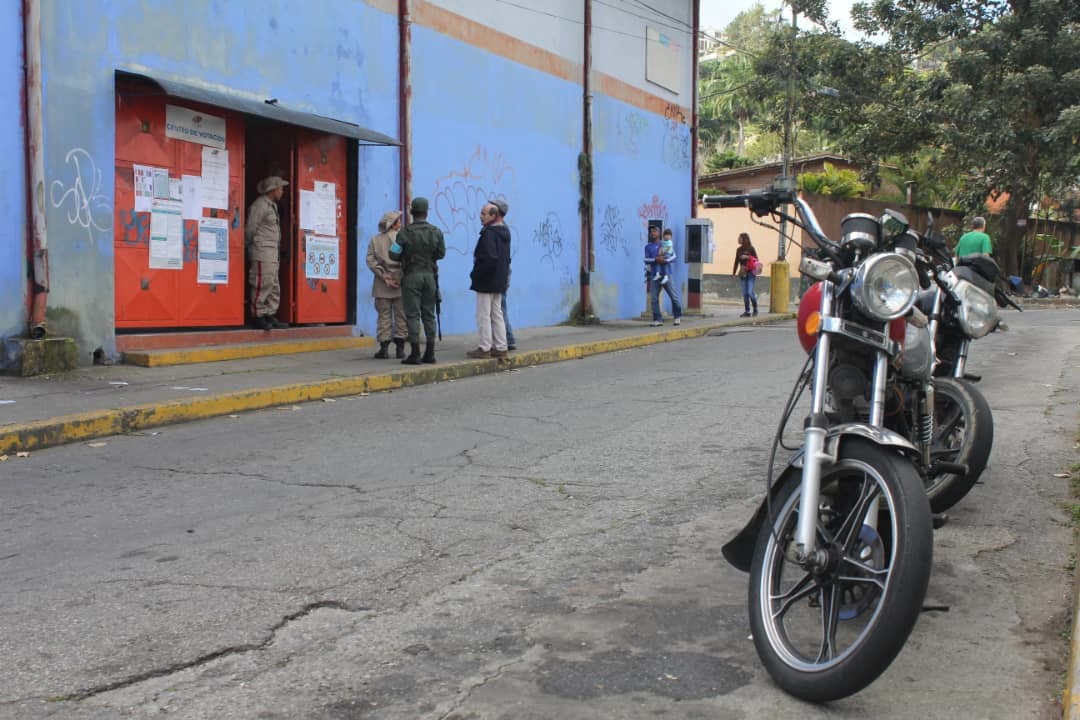 10 am CNE: 90 % de las mesas ya se encuentran constituidas e iniciado el proceso #9Dic