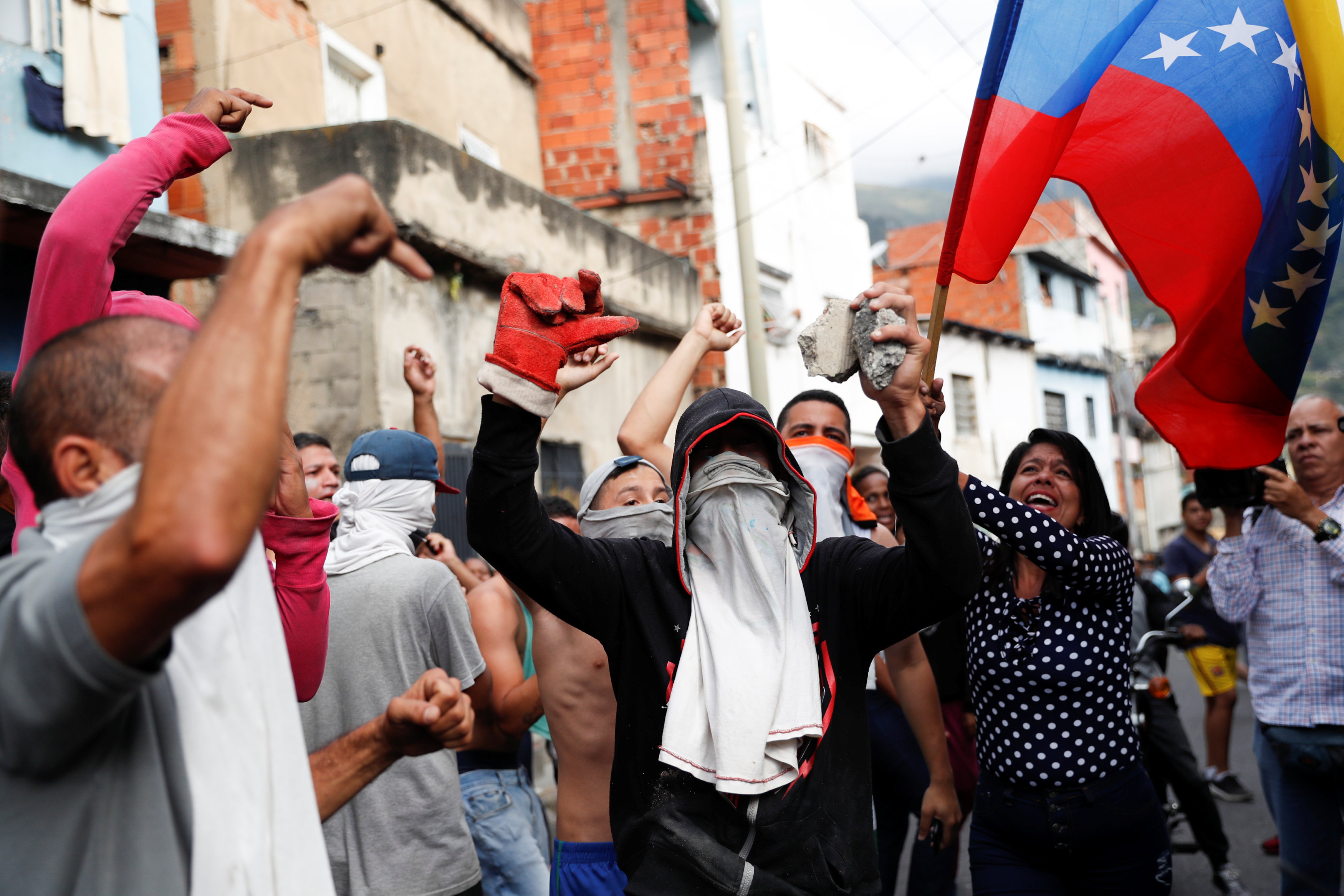 Vecinos de San Bernardino llegan a Cotiza para unirse a la protesta #21Ene