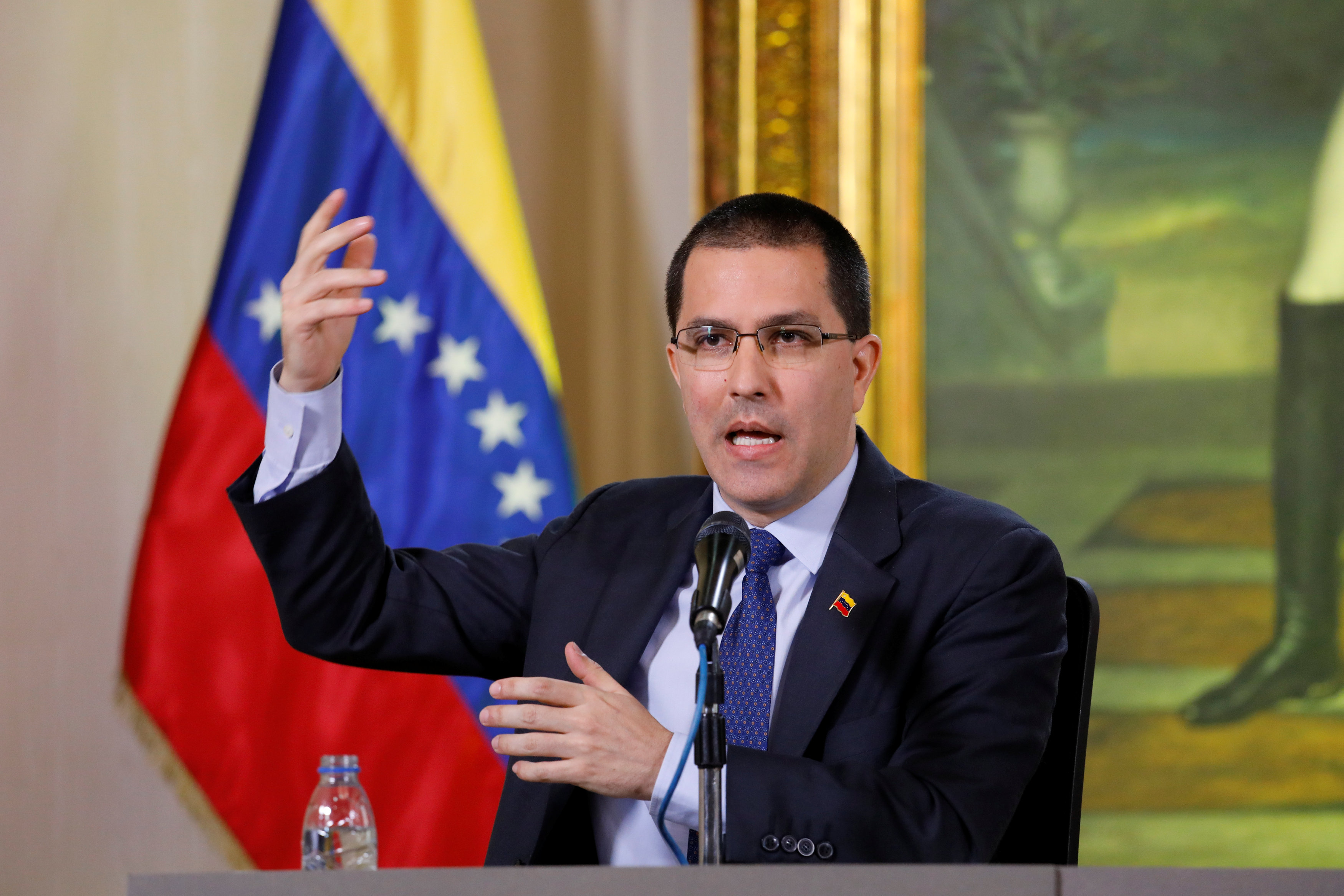 Arreaza fue a llorar y a echar cuentos a Austria sobre la presunta “conspiración” contra la régimen