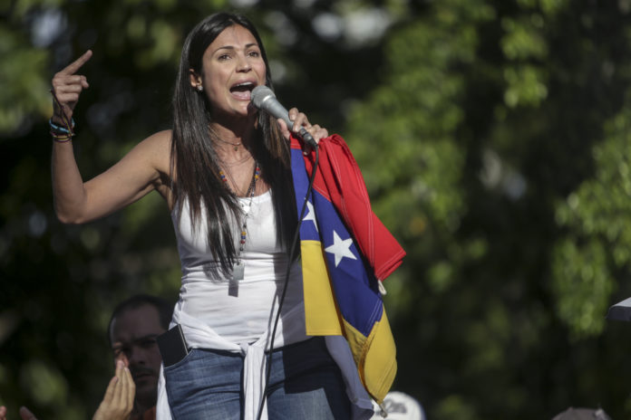 Caterina Valentino afirma su apoyo a la Primera Dama Interina con este emotivo mensaje