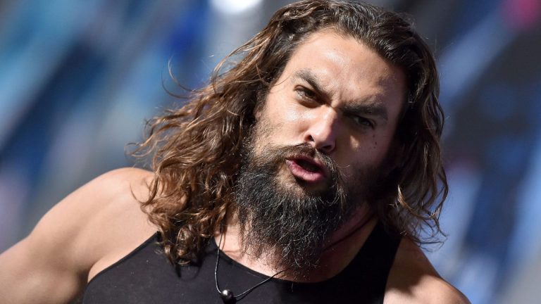 ¿Montaje? La polémica rodea a Jason Momoa por un video donde “manosea” a su hija