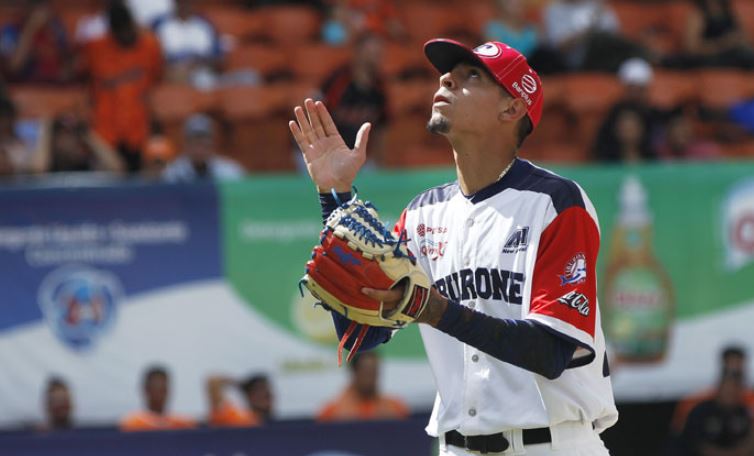 Lvbp suspende a seis jugadores de Tiburones por participar en trifulca ante Leones