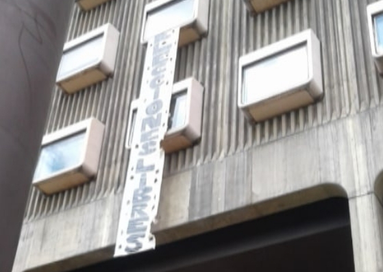 “Elecciones Libres”, desplegaron una pancarta en El Recreo durante la parada #30Ene (FOTO)