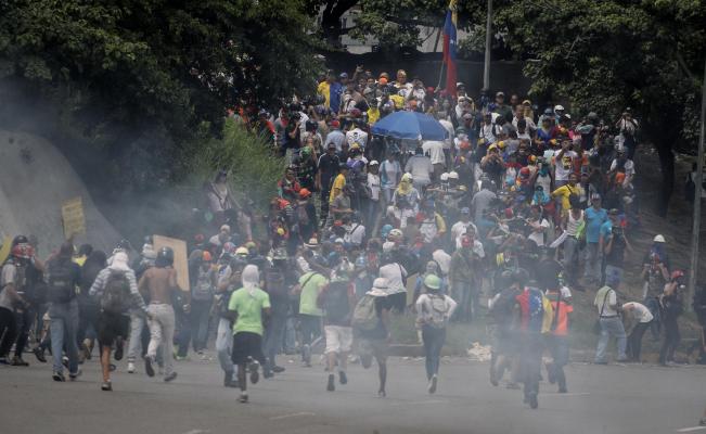 Bloque Constitucional alerta a jueces y militares por represión contra manifestantes (Comunicado)