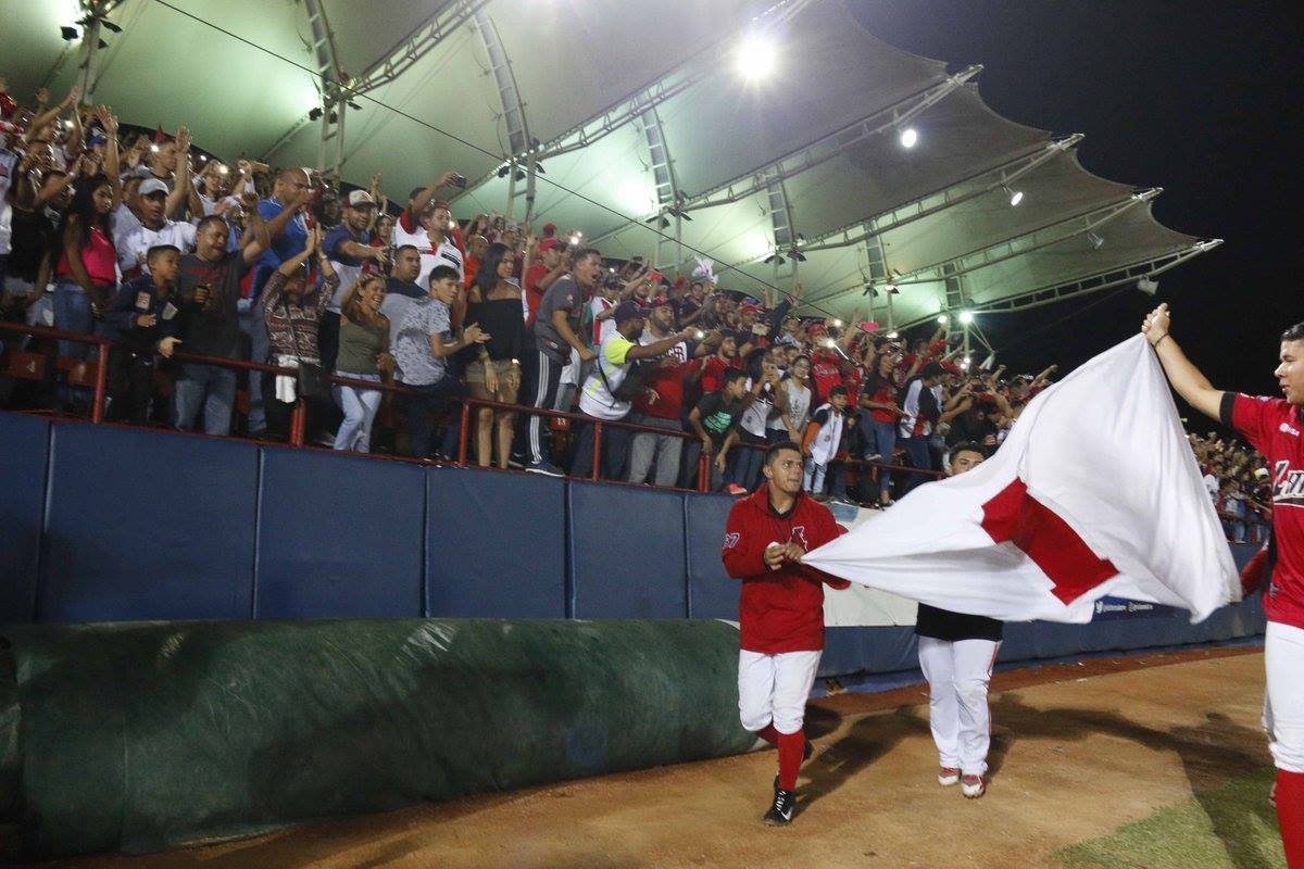 Cardenales de Lara dedicaron clasificación a José Castillo y Luis Valbuena (video)