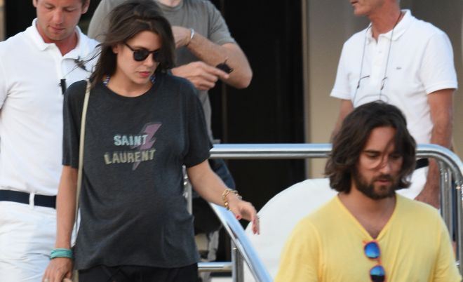 Carlota Casiraghi desmiente en un comunicado su separación y amenaza con acciones legales