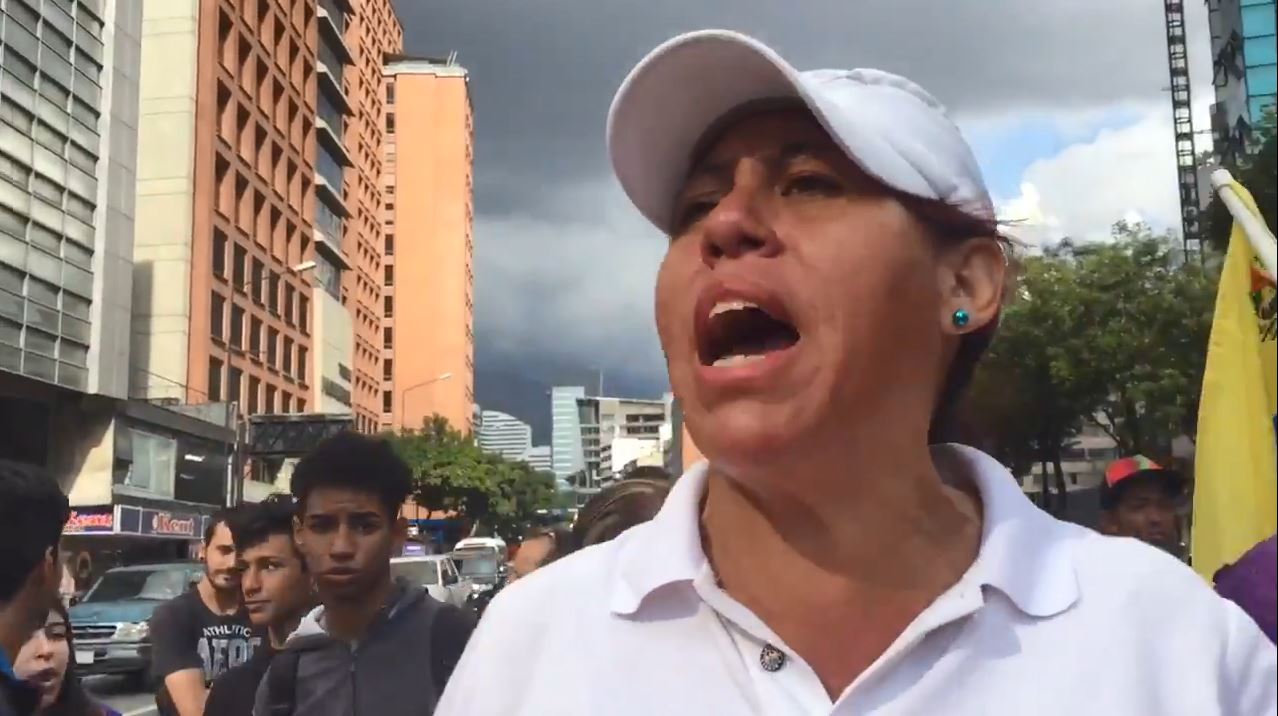 Protestaron en Chacao contra juramentación ilegítima de Maduro (Video)