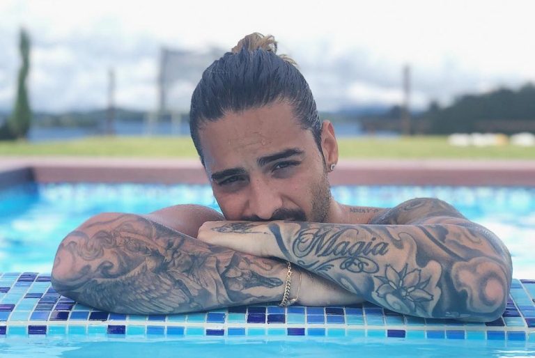 ¡Hará que te mojes! La candente foto de Maluma en la playa con la que arrebató suspiros por su cuerpazo