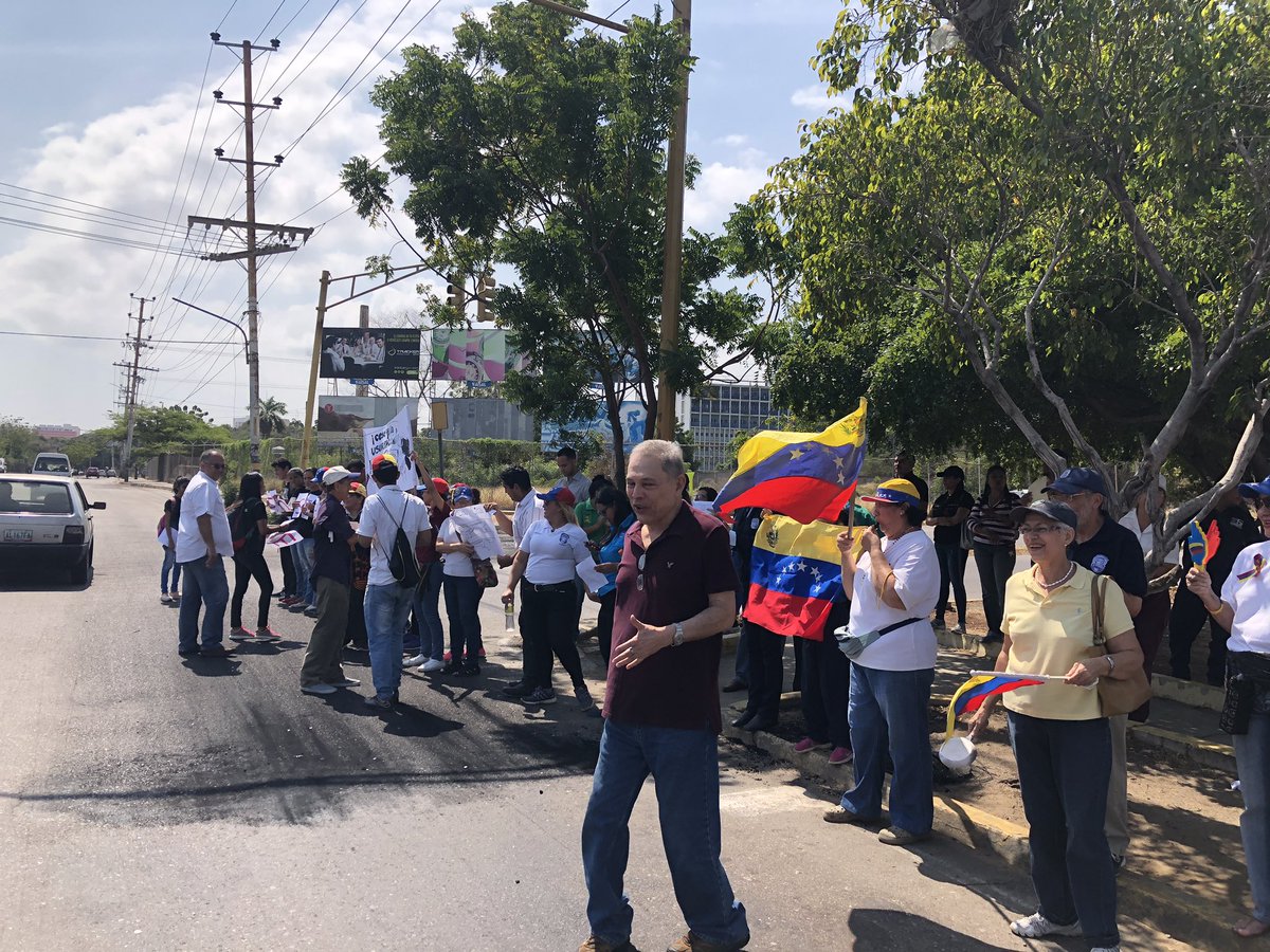 #TodosTenemosRazones: Ni el sol marabino pudo evitar que zulianos protestaran este miércoles #30Ene