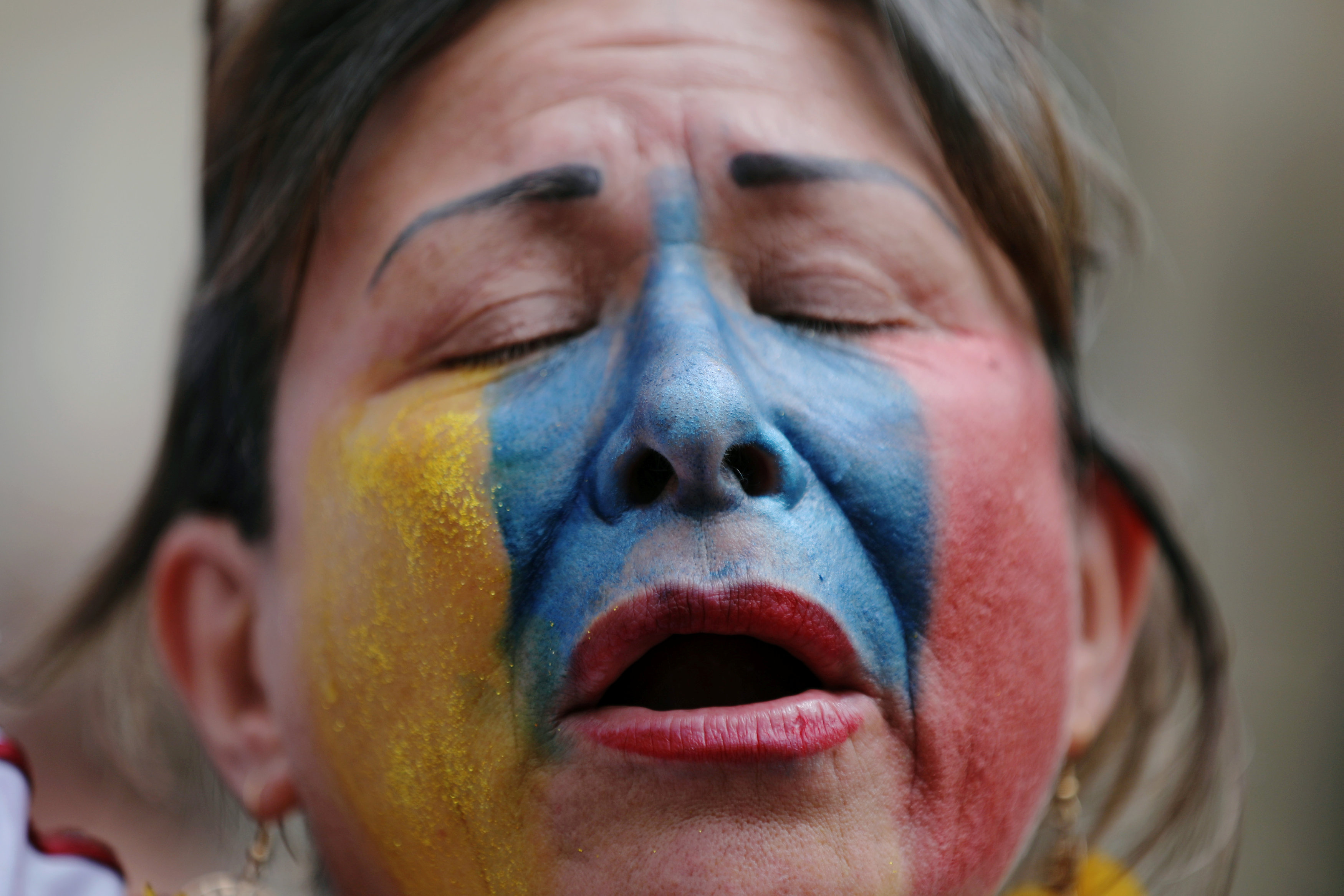 ¡El HIMNO que estremecerá tu piel! Así se escucha la libertad cuando vive en millones de voces (VIDEO)