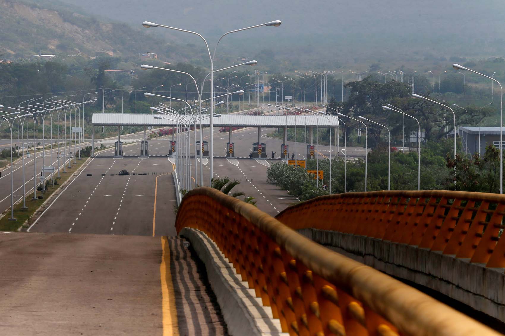 Poco movimiento en el puente internacional Tienditas #11Feb