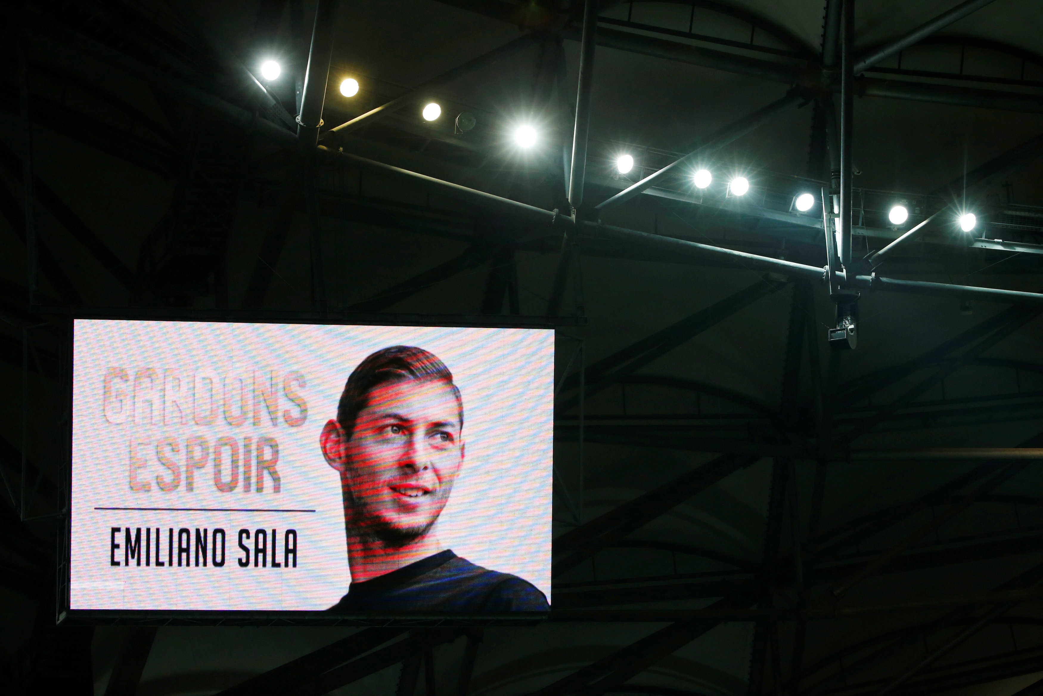 El cuerpo del futbolista Emiliano Sala llega a Argentina