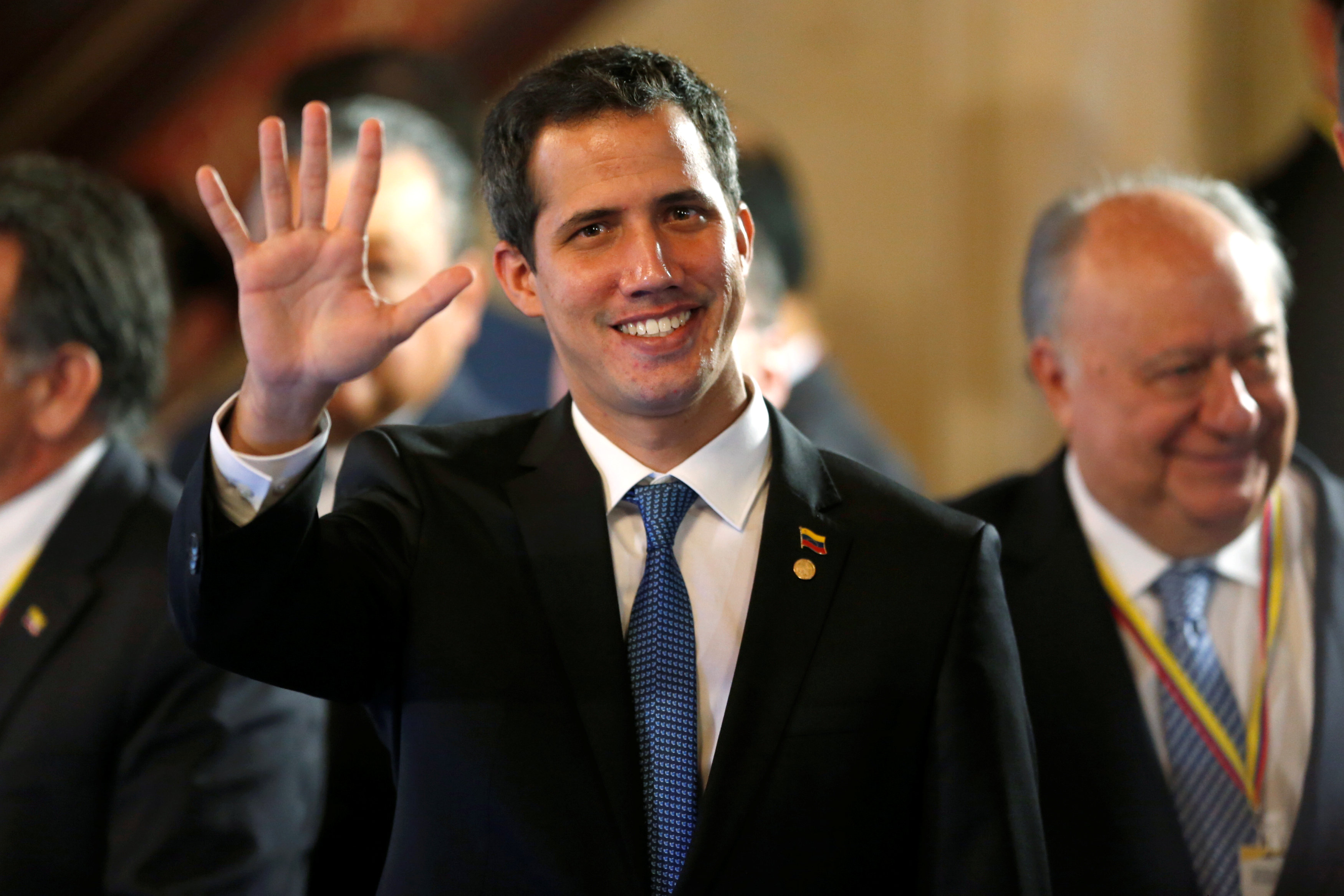 Guaidó anuncia nuevas instrucciones y reitera que mantiene todas las opciones para lograr la libertad (Audio)