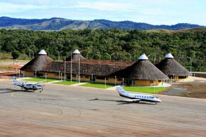 Colectivos armados toman aeropuerto de Santa Elena de Uairén y secuestran a hijo de un cacique