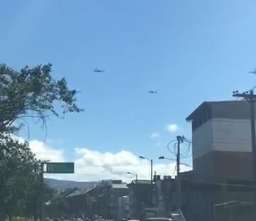 Helicópteros militares colombianos patrullan la frontera con Venezuela (VIDEO)