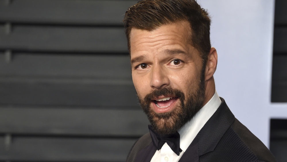 ¡Todo un papa-cito! Ricky Martin llegó a los premios Grammys acompañado de Mateo