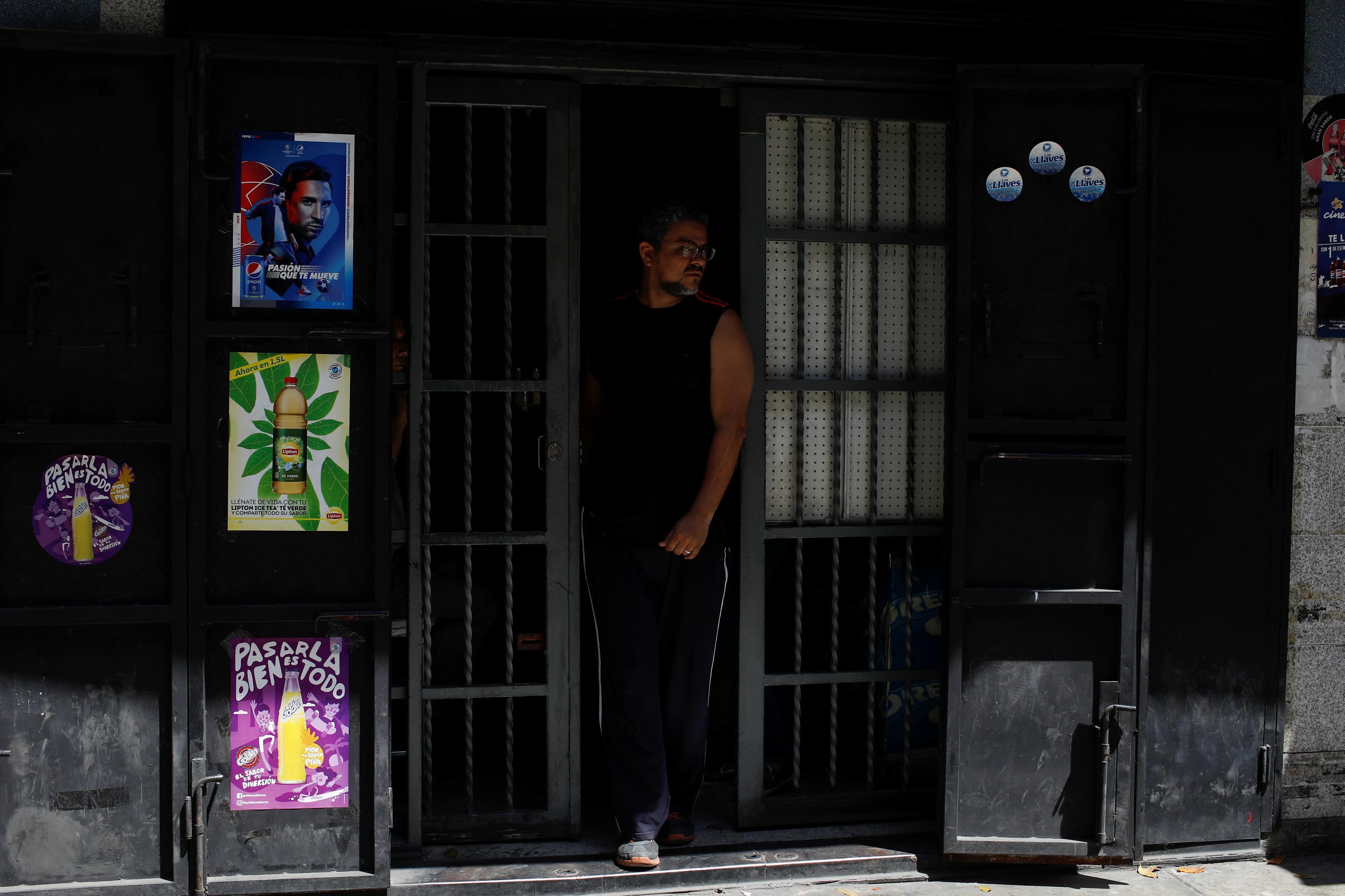 Tres días de apagón han trastocado aún más la vida de los venezolanos (fotos)