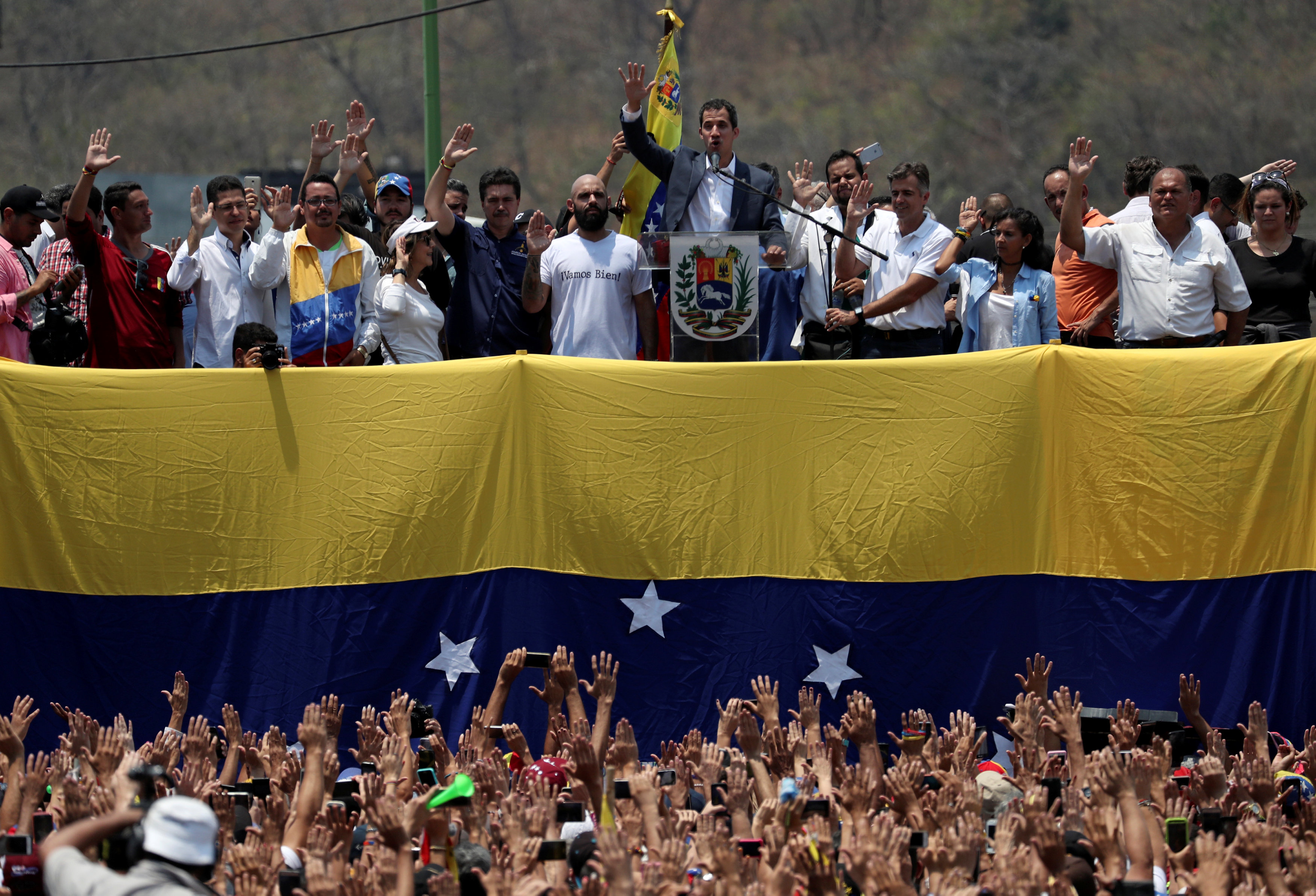 Guaidó: No tengan dudas, todas las opciones están sobre la mesa