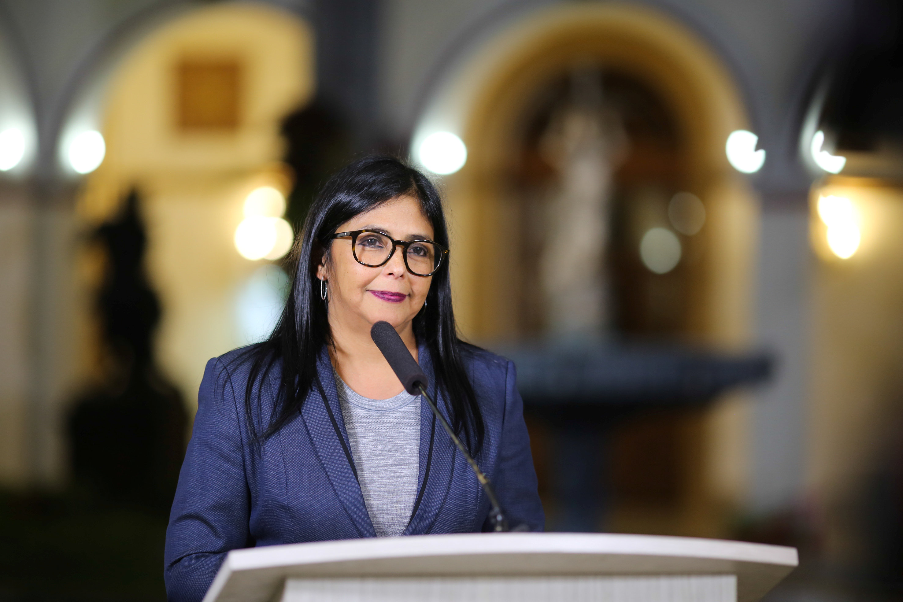 ¿Dolida? Delcy Eloína repudia las duras palabras de Pence sobre Maduro y Hezbolá