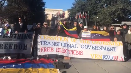 Protestan frente a la ONU en Ginebra contra presencia de militares rusos en Venezuela (VIDEO)