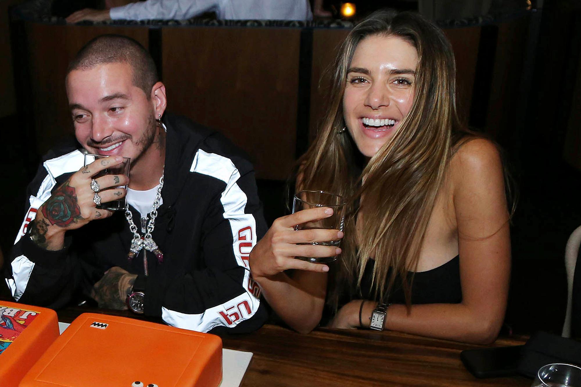 A la novia de J Balvin la encontraron en la cama con otra mujer (Foto)