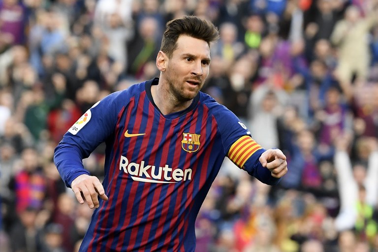 Messi fulmina al Espanyol con un doblete y acerca la Liga al Camp Nou