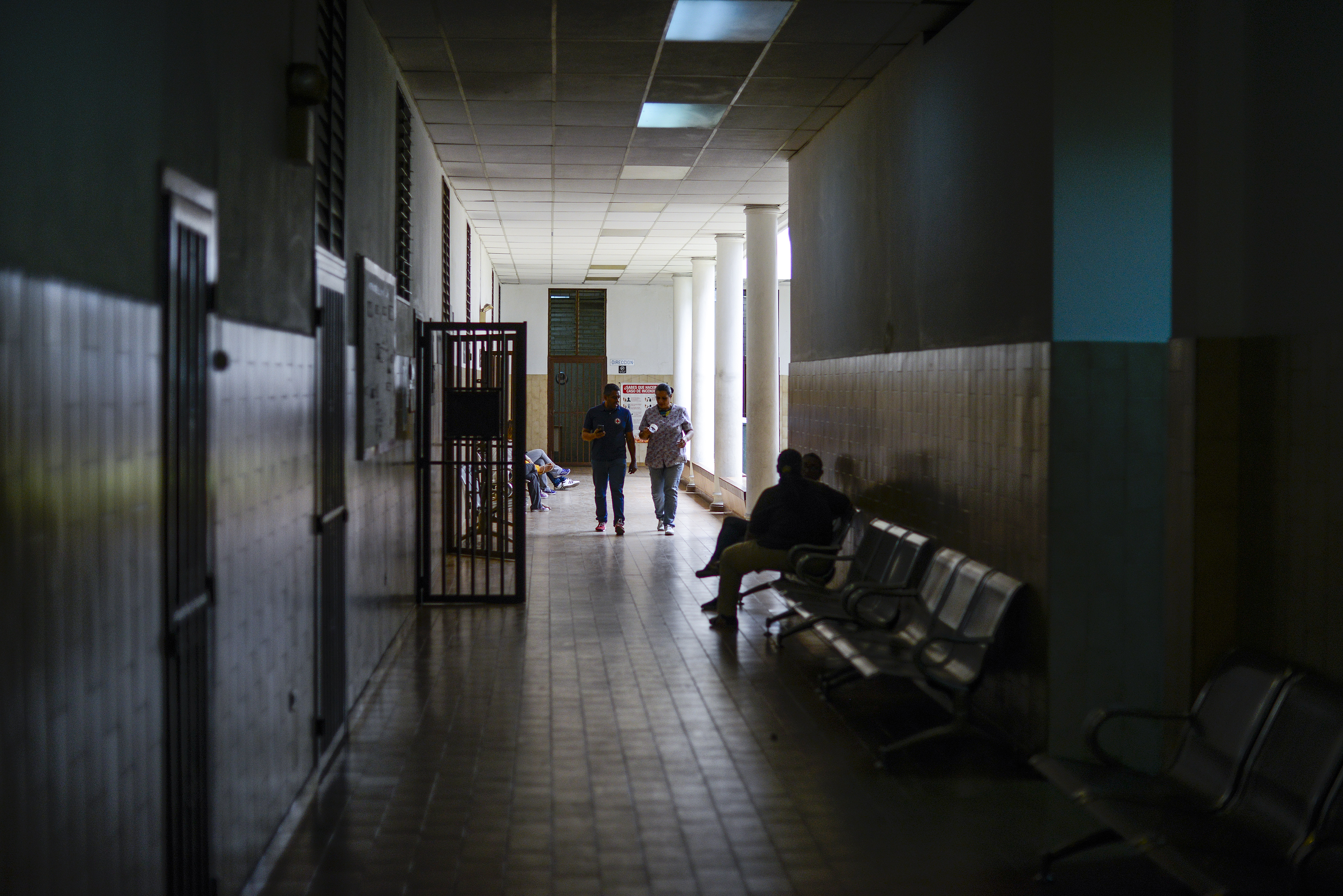 Emergencia: Una noche en un hospital venezolano el día previo a la muerte de la abuela