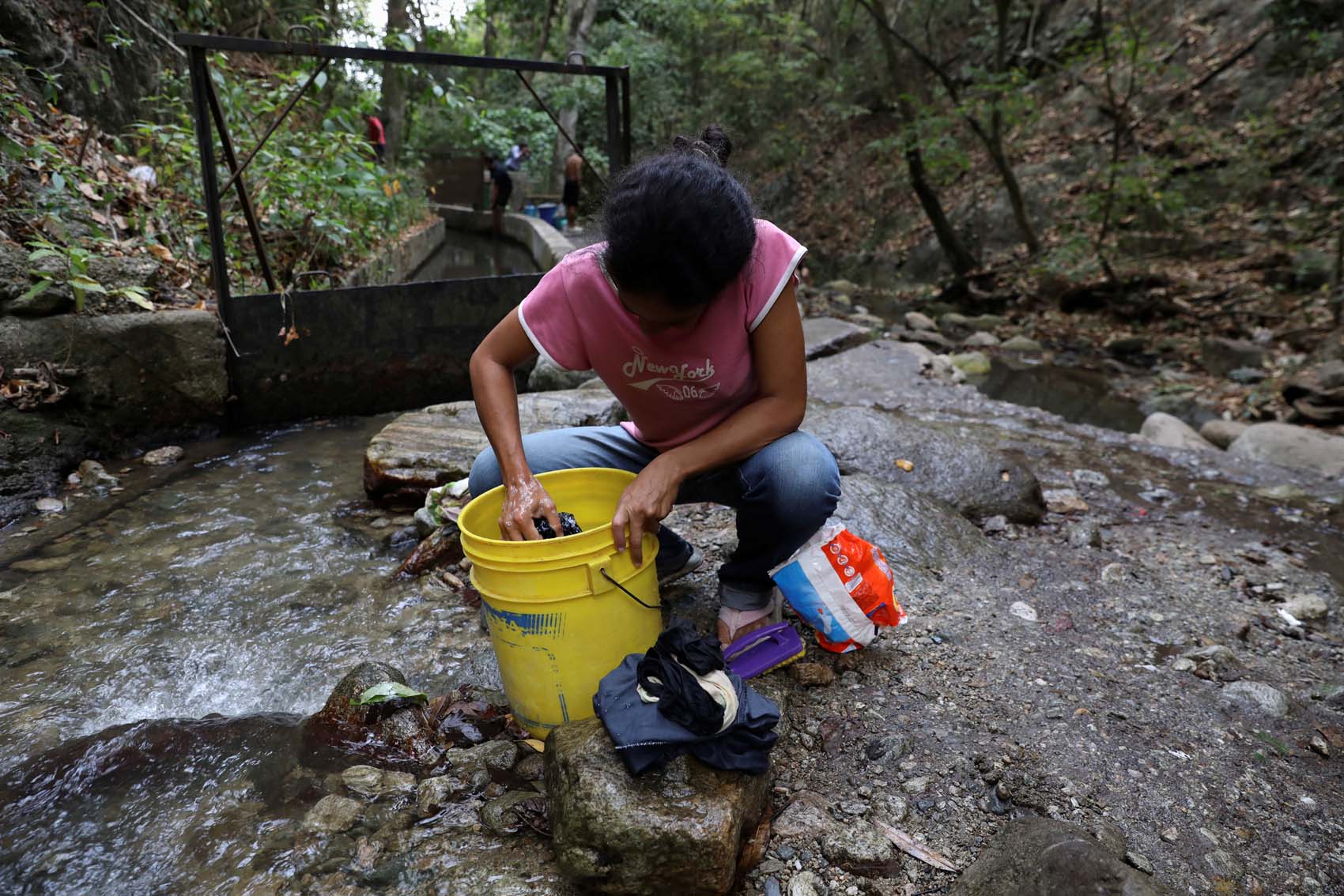 ¿Aló Hidrocapital? Madres de Catia denuncian que llevan más de un mes sin una gota de agua #26Sep (Video)