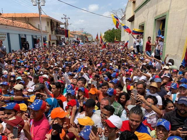 El presidente encargado de Venezuela, Juan Guaidó, en una visita a Coro, capital del estado Falcón. Cortesía. 