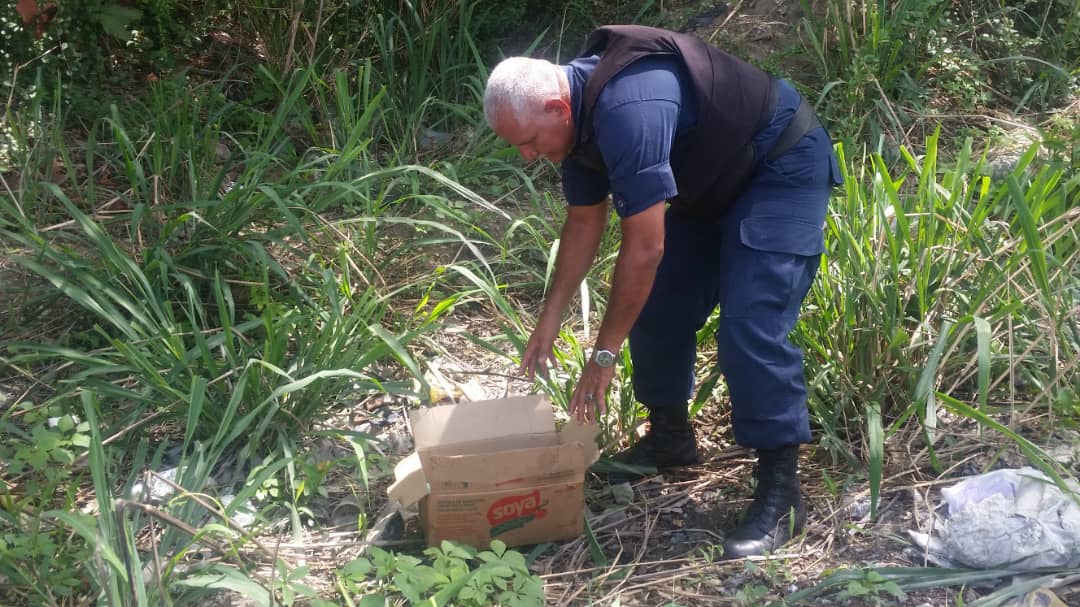 Hallan a una recién nacida abandonada dentro de una caja en Aragua