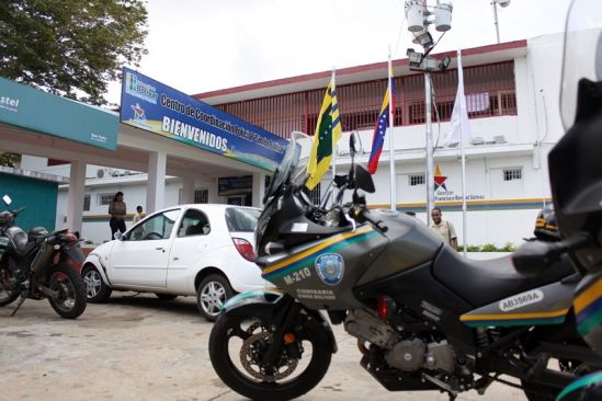 Detienen a un Polibolívar por el robo de un vehículo y resistirse a la autoridad