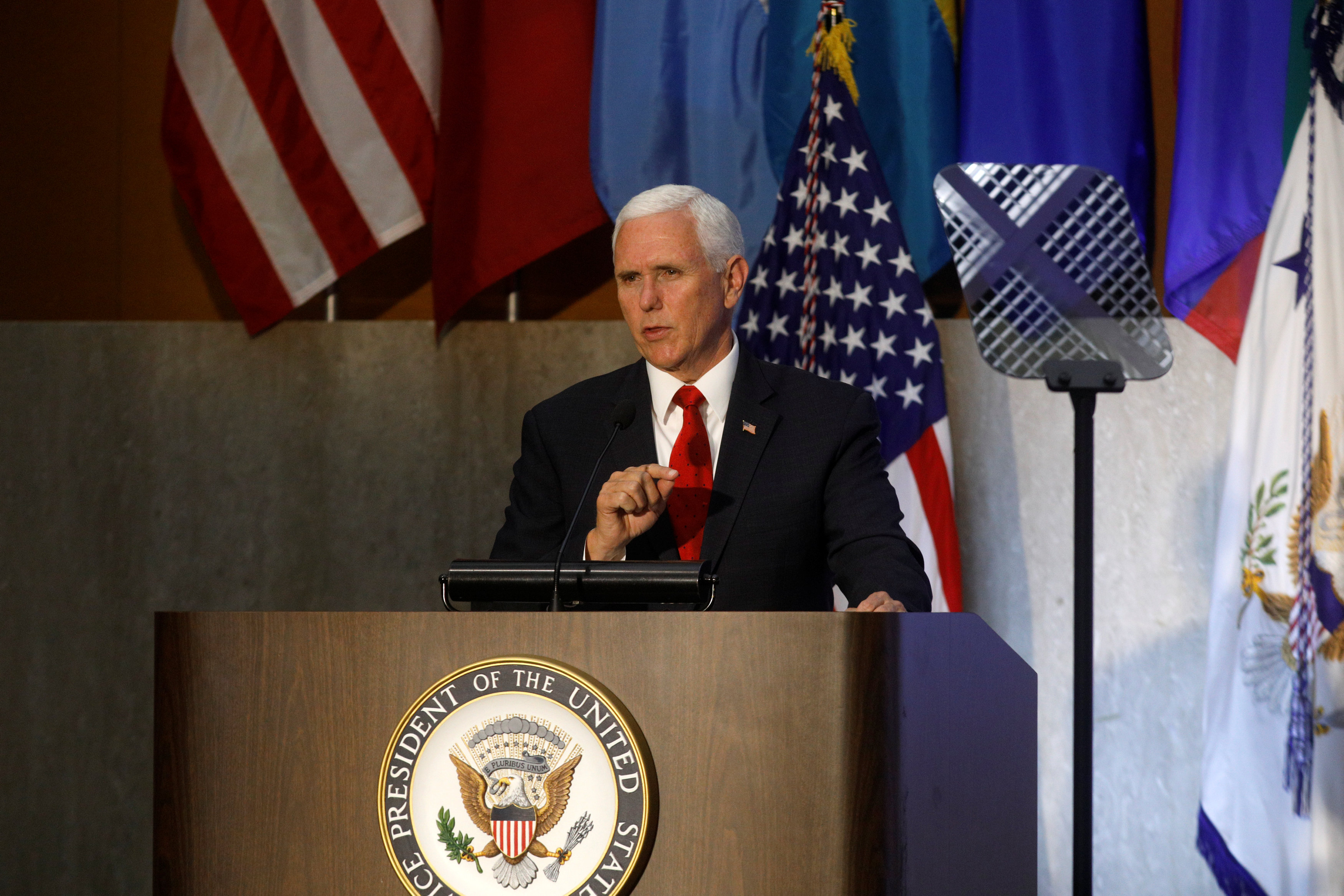 Pence: El poder extranjero que está evitando que Venezuela sea libre