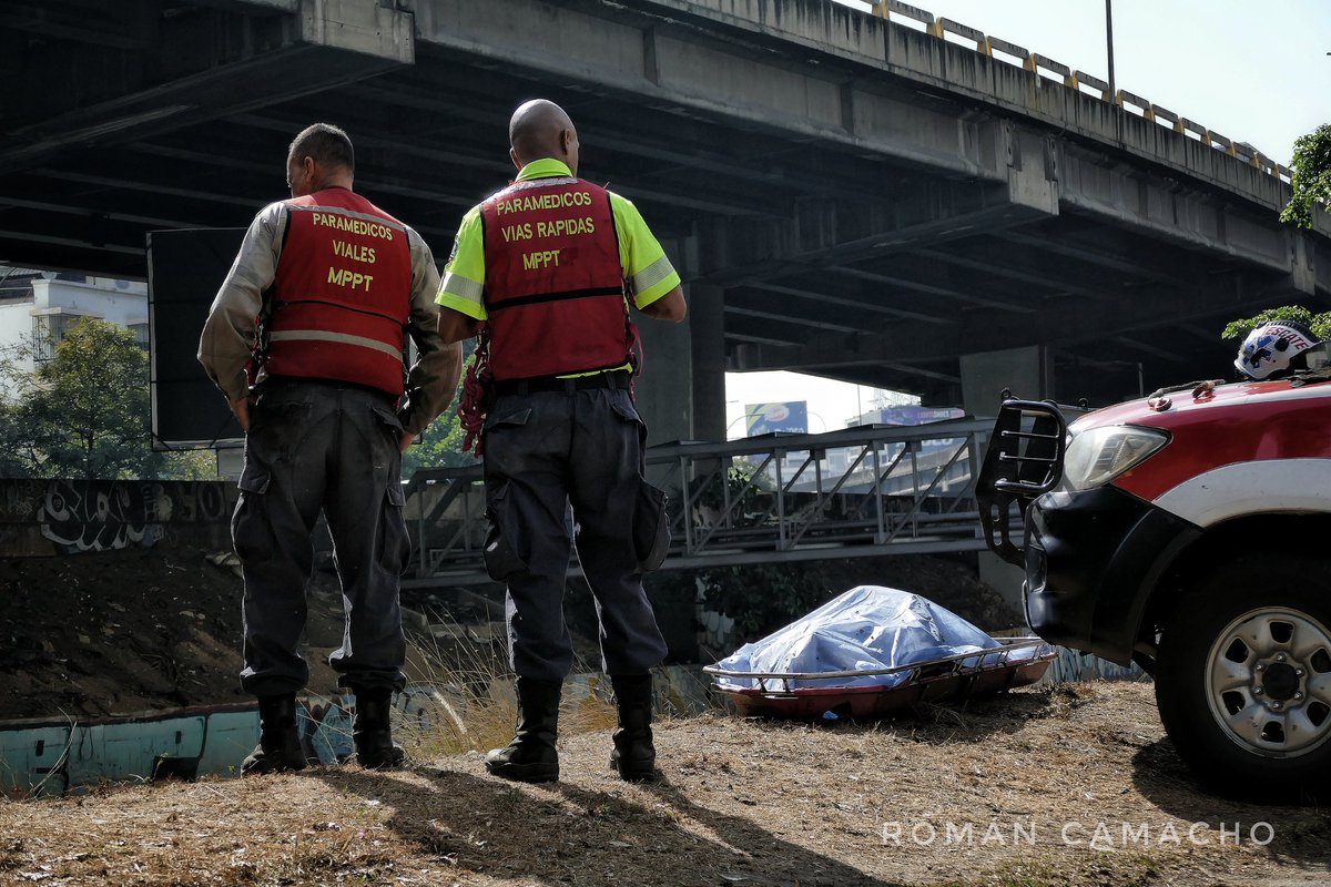 Hallan cadáver de hombre en el río Guaire a la altura de Bello Monte #20May (FOTOS)