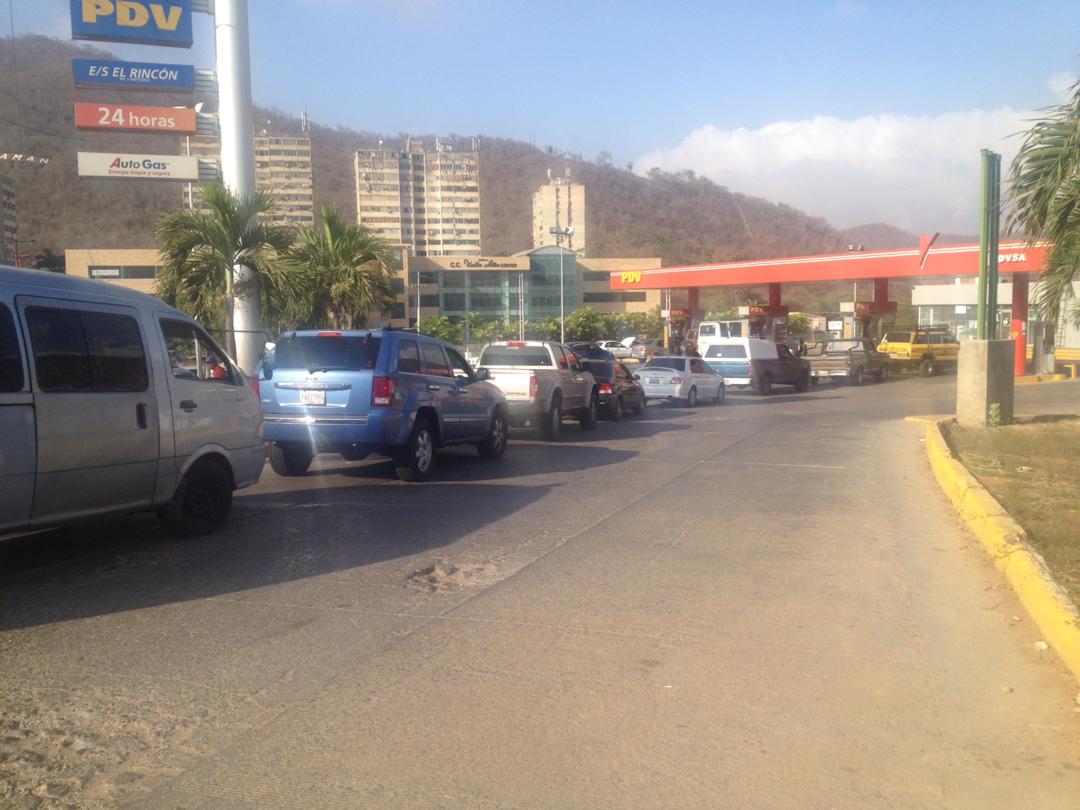 La escasez de gasolina llegó a Anzoátegui  #17May