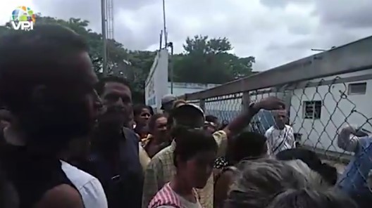 En VIDEO: Familiares son llamados para reconocer a los presos fallecidos en Acarigua #25May