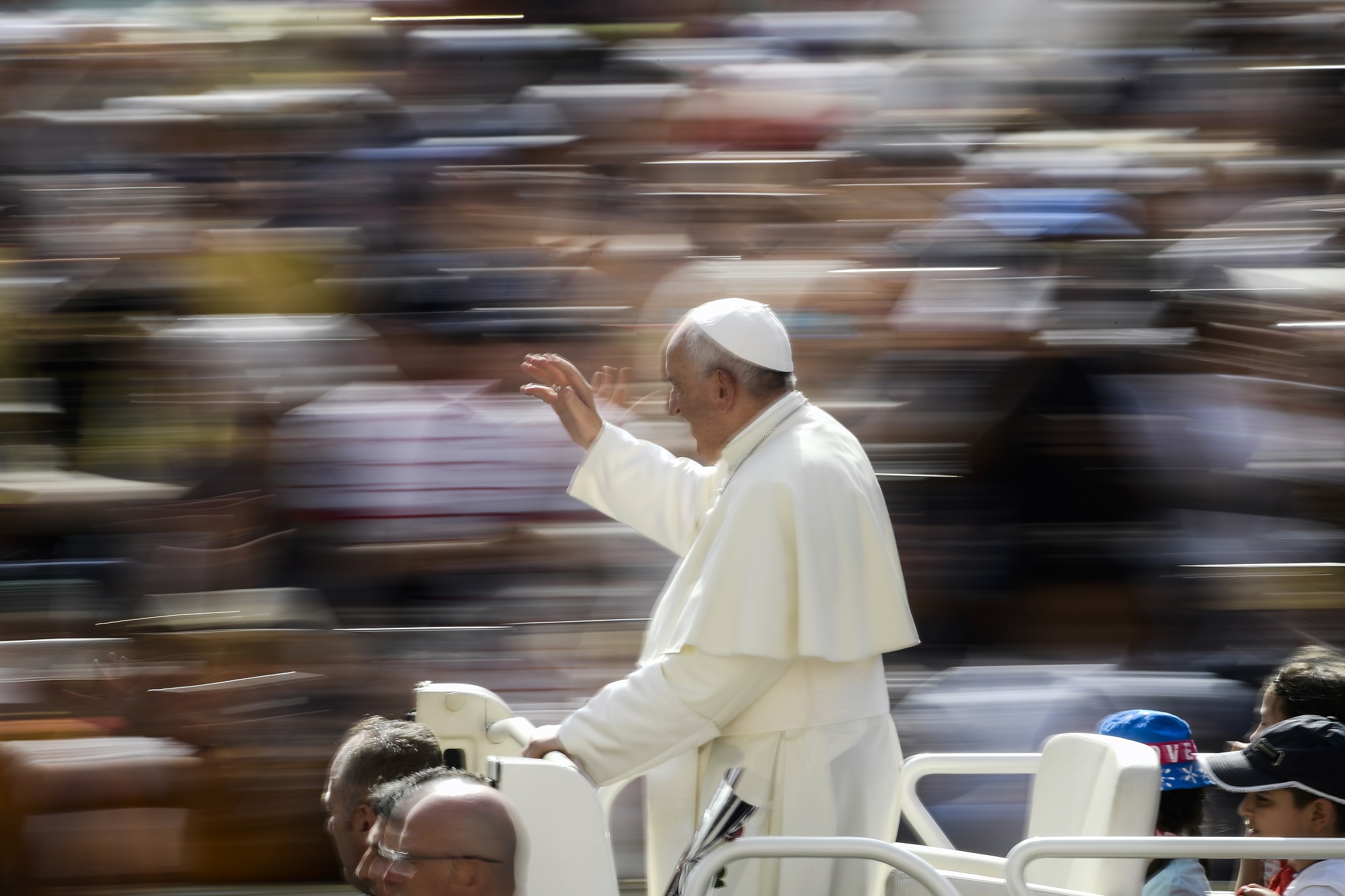 El Vaticano promueve el automóvil eléctrico