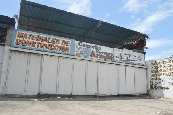 A golpes matan a vigilante en ferretería de Pariata