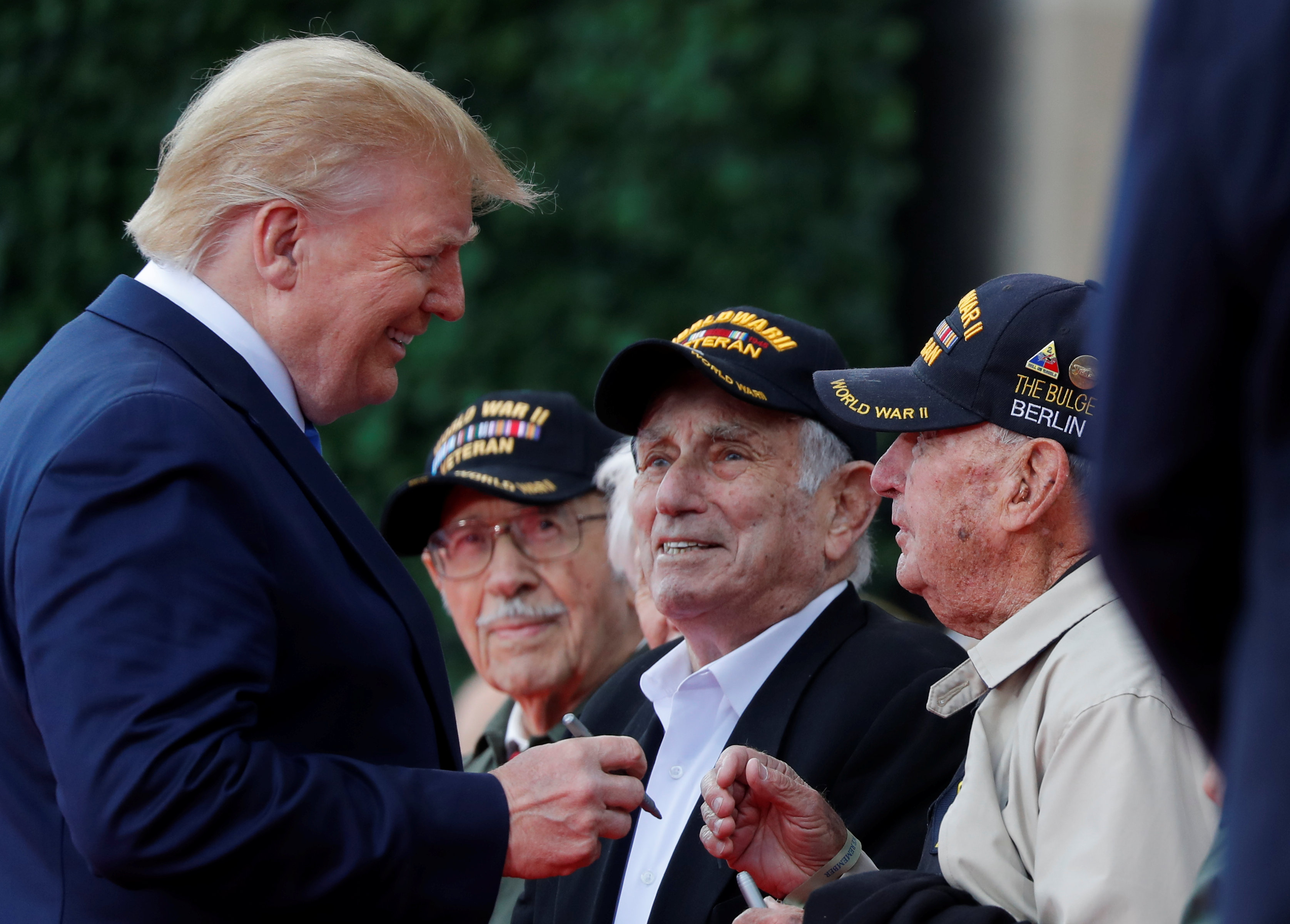 Trump admirado por los veteranos del Día D