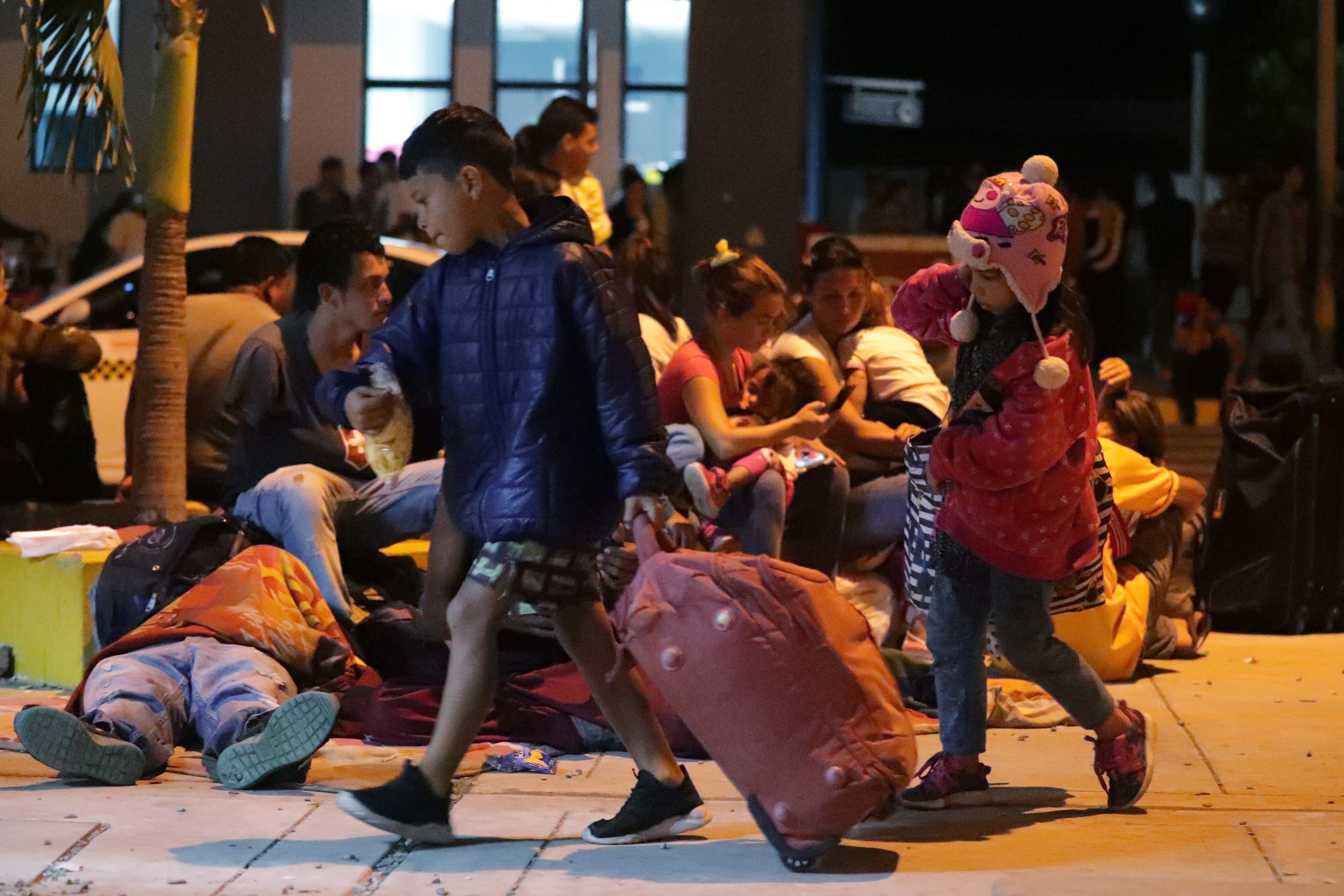 Niños venezolanos enfrentan riesgo de depresión aún después de emigrar a EEUU (Video)