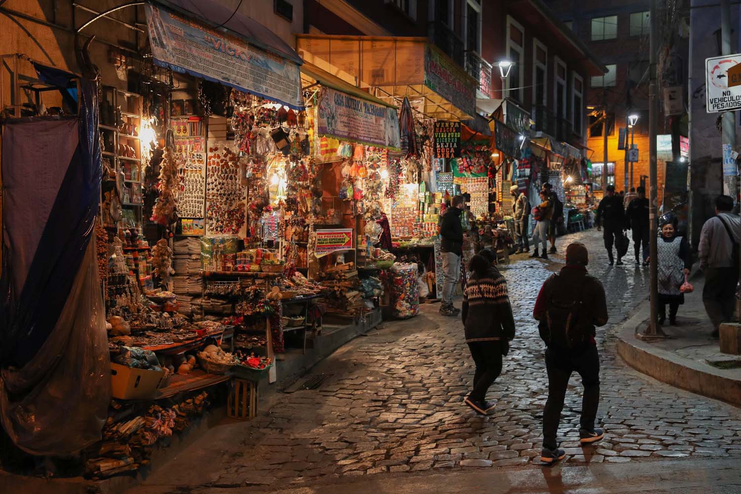 La tradición y el misticismo se mezclan en el Mercado de las Brujas