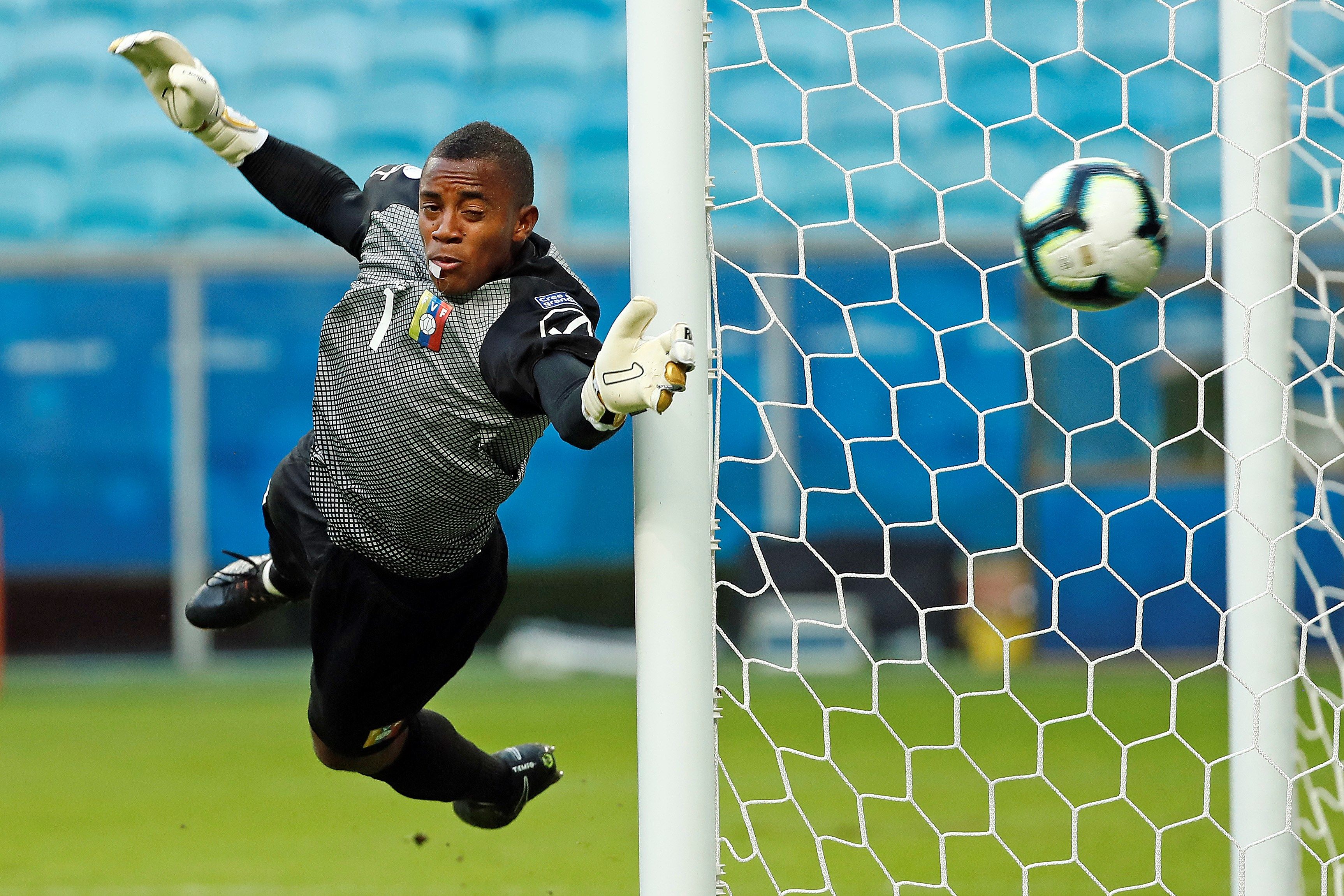 Faríñez toca la puerta de los grandes clubes tras estelar debut en la Copa América