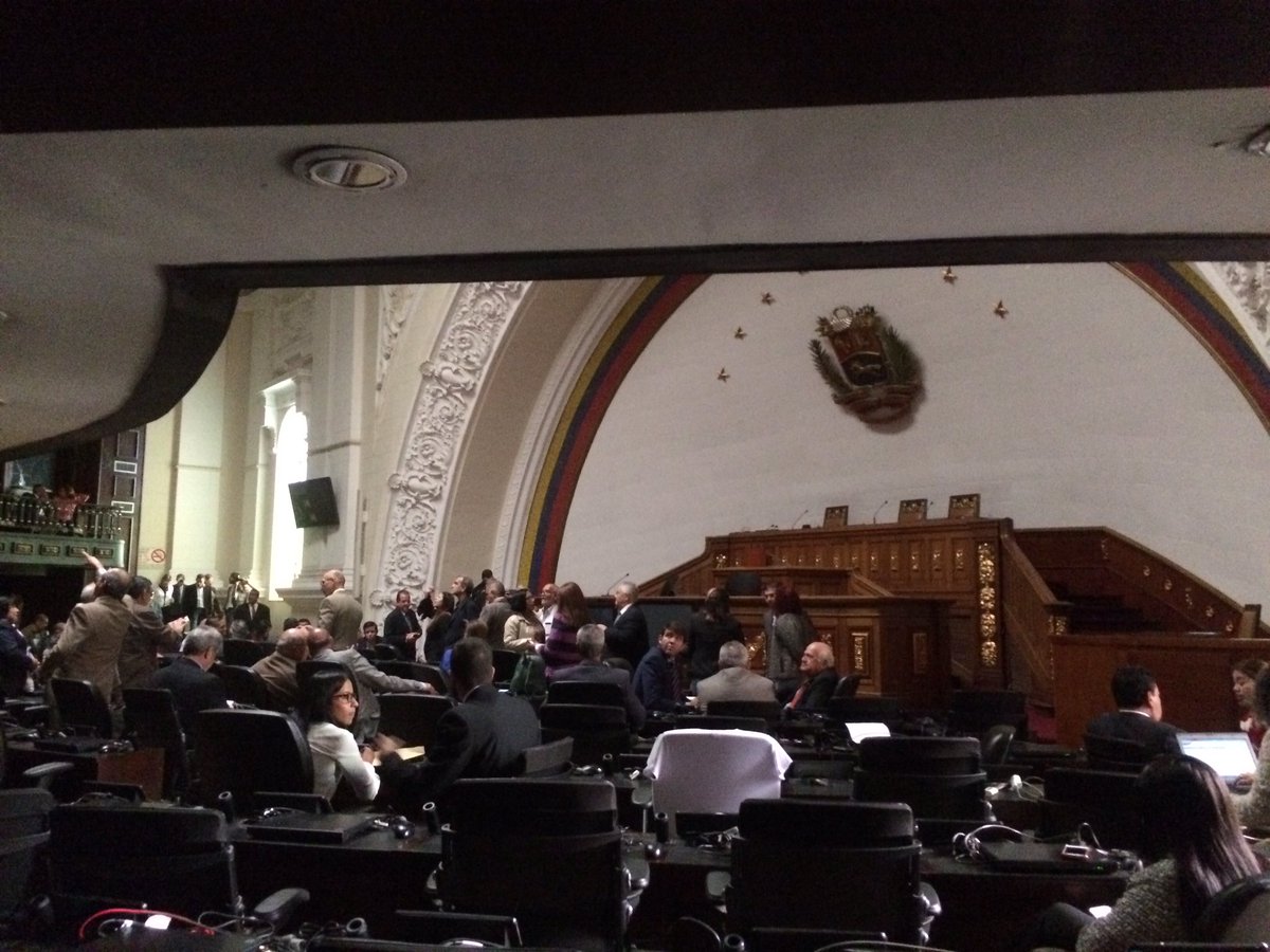 Cortaron la luz en el hemiciclo de la Asamblea Nacional #18Jun