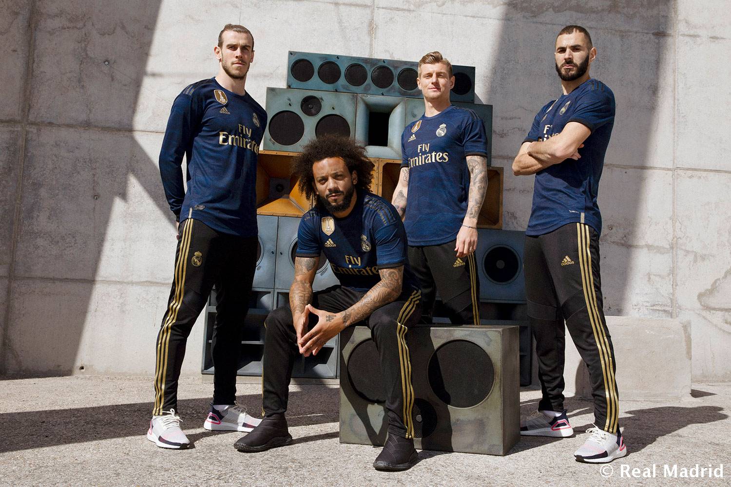 El Real Madrid enciende las redes con la presentación de su HERMOSA segunda camiseta (FOTOS)