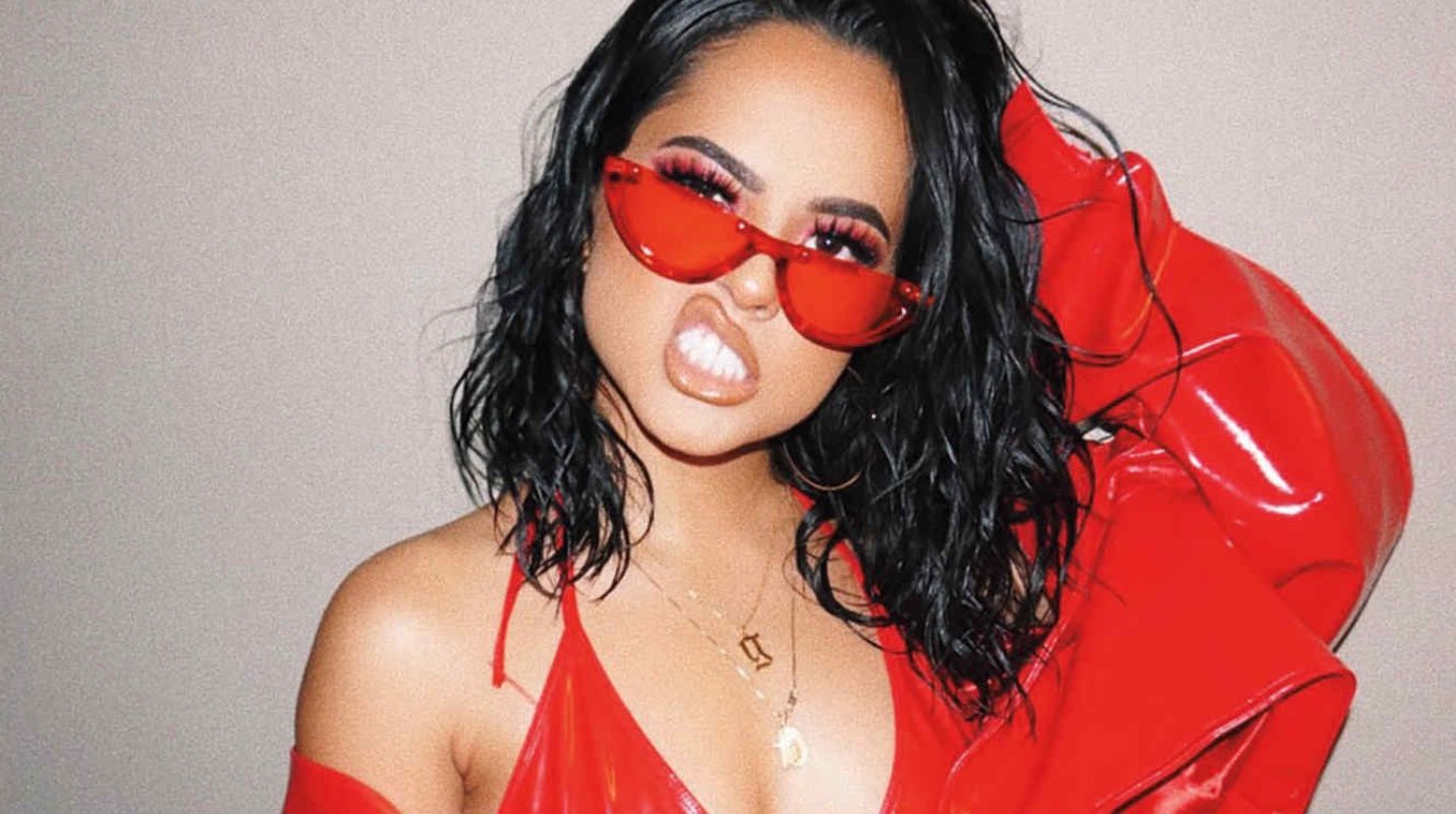 FOTOS: Becky G mostró su cuerpazo con diminuto traje de baño