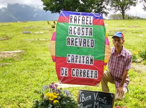 EMOTIVO Señor del Papagayo pone a volar su cometa en honor al capitán Acosta Arévalo (FOTOS Y VIDEO)