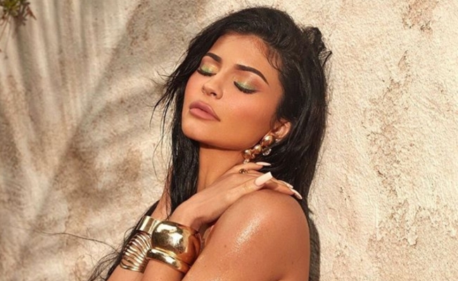 Las súper sensuales FOTOS de Kylie Jenner mientras está aburrida en casa (+ ¡Cuerpazo!)