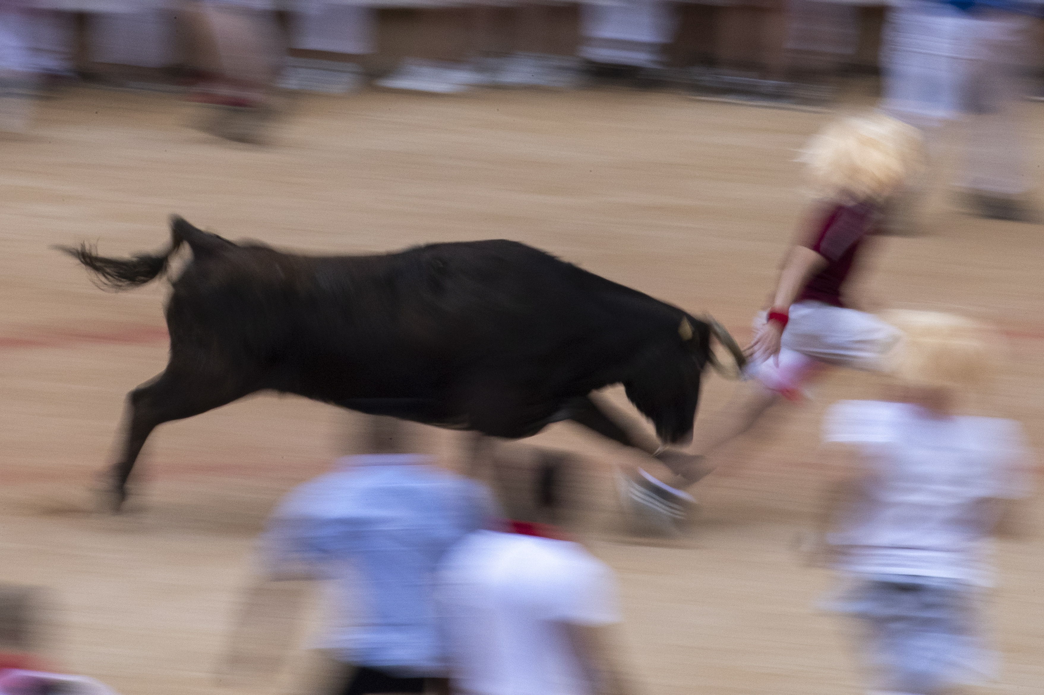 Encierros de San Fermín acaban con carrera peligrosa y tres heridos por asta