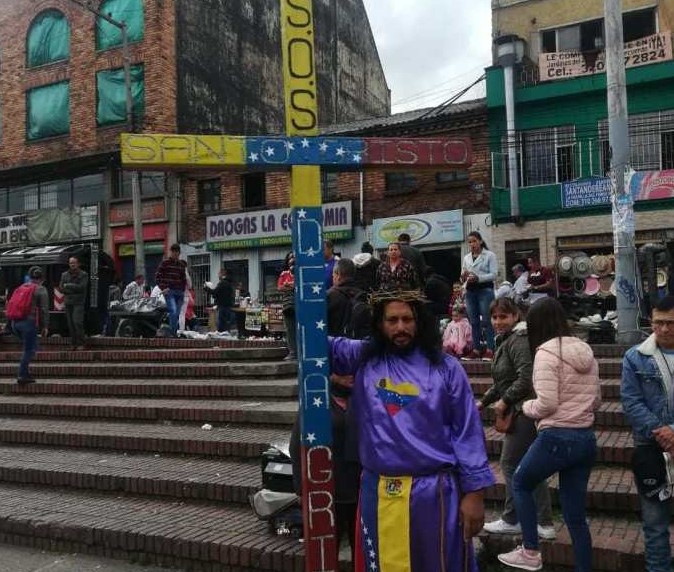 El peregrino que avanza de Bogotá a La Grita #SantoCristo409