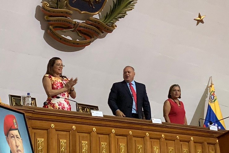 Maduro en su desespero se reunió con diputados chavistas para relanzar la ANC cubana