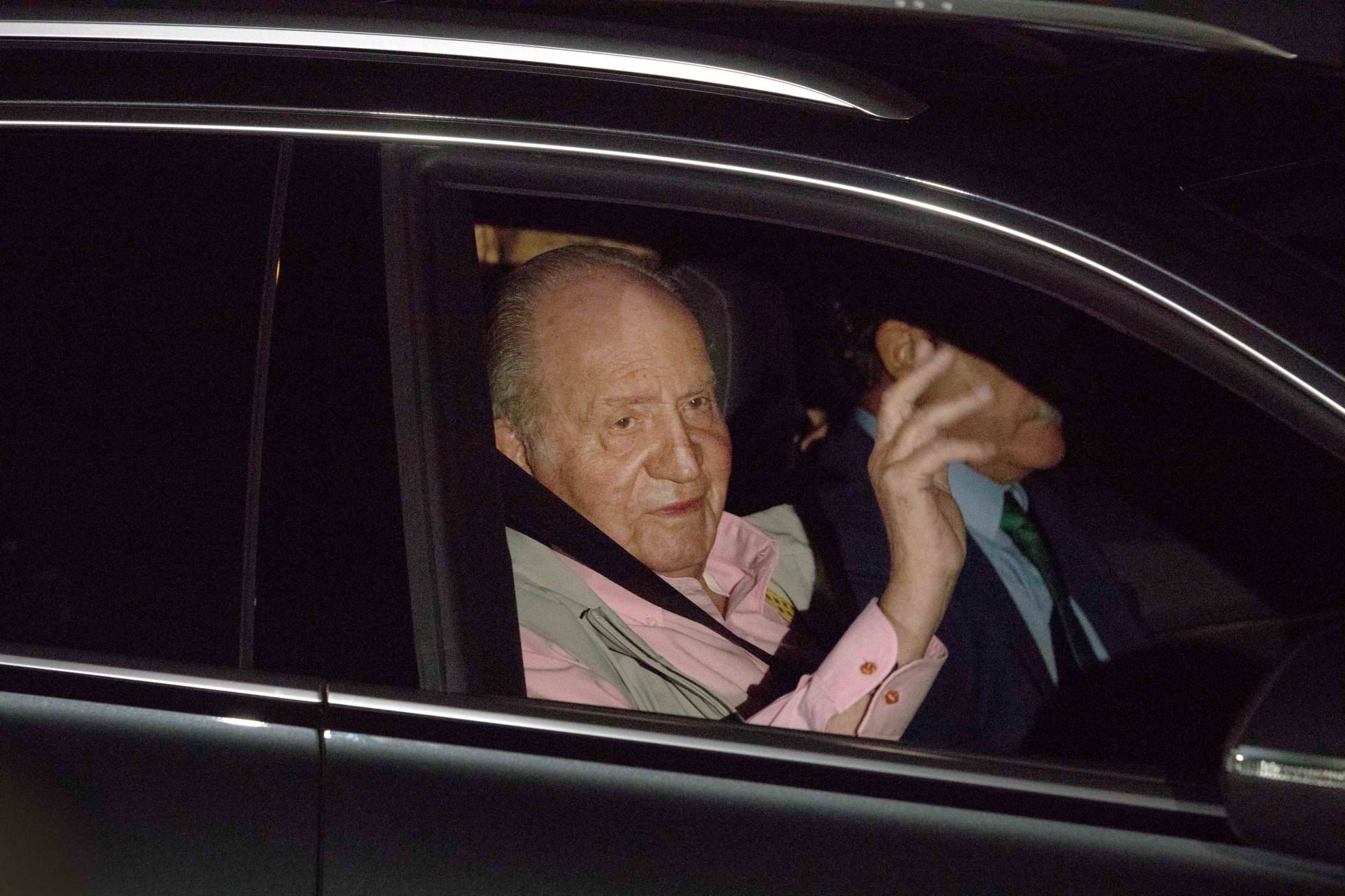 Un equipo médico implantará entre tres y cuatro bypass a Juan Carlos I